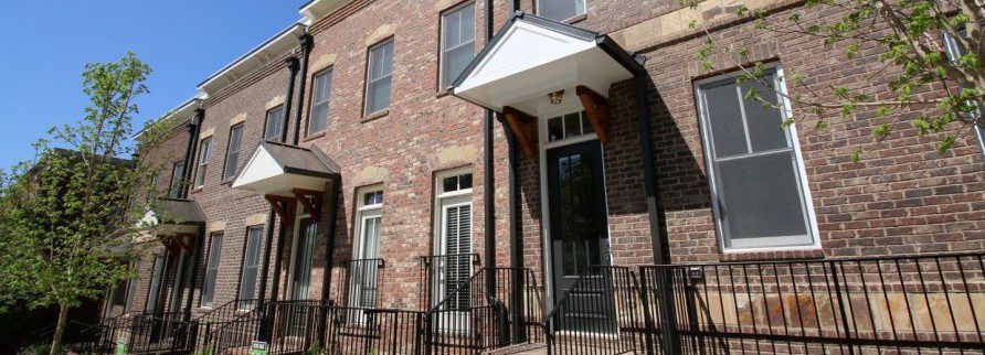 manor park townhomes near marietta square